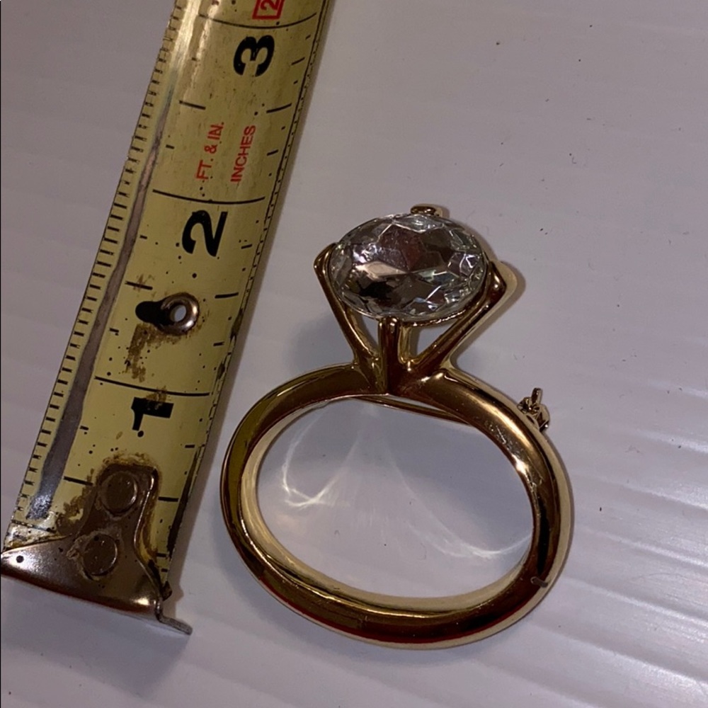 Diamond ring pin